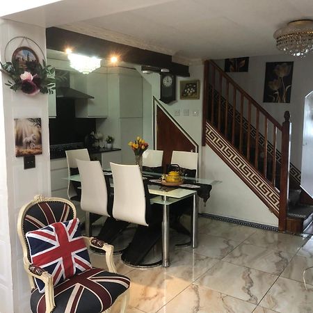 Cheerful 4 Bedroom House With Garden Free Parking London Eksteriør billede
