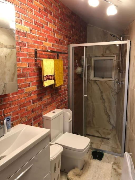 Cheerful 4 Bedroom House With Garden Free Parking London Eksteriør billede