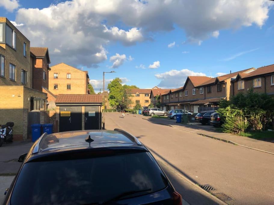 Cheerful 4 Bedroom House With Garden Free Parking London Eksteriør billede