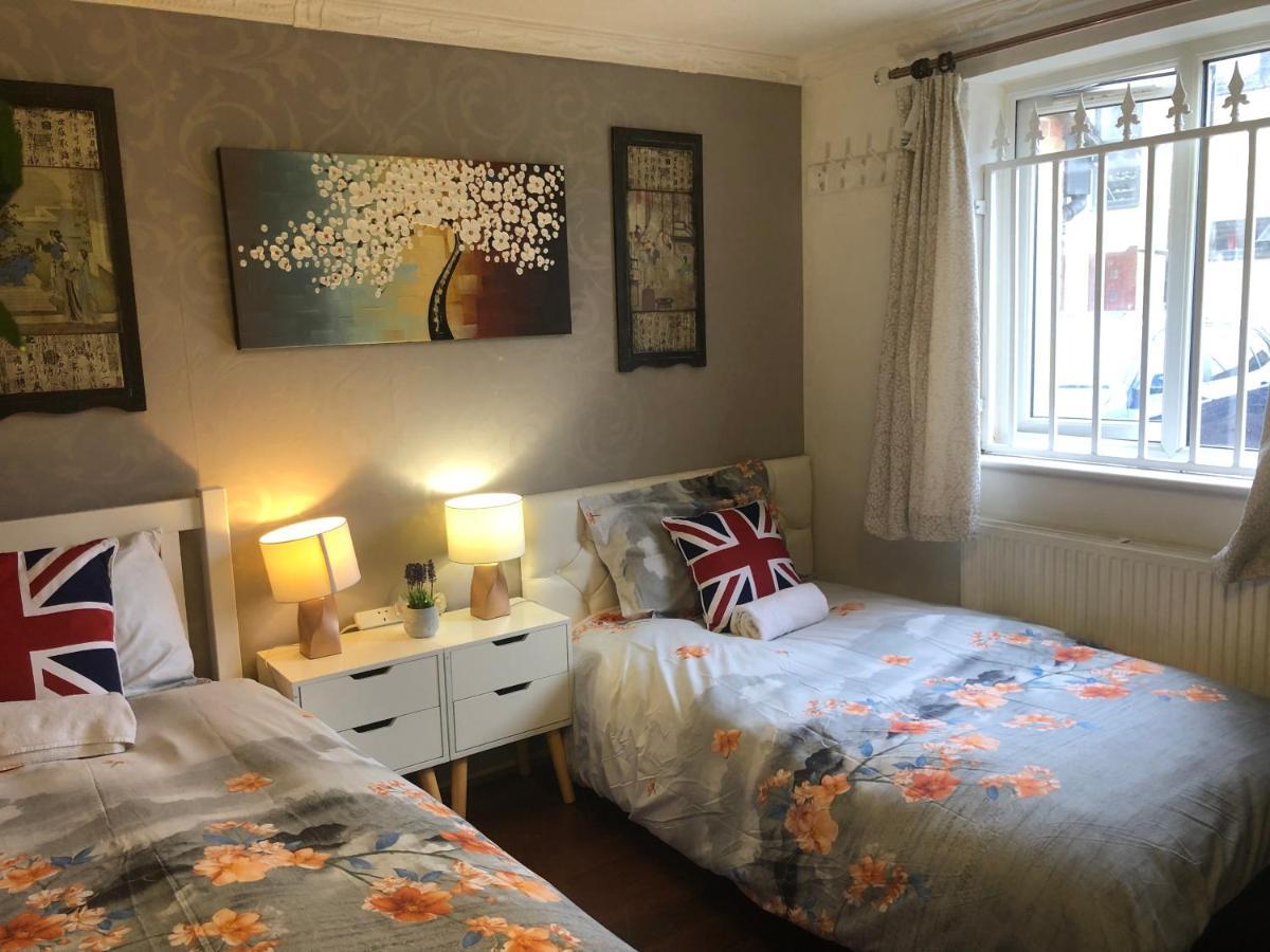 Cheerful 4 Bedroom House With Garden Free Parking London Eksteriør billede