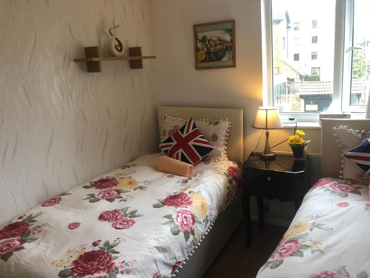 Cheerful 4 Bedroom House With Garden Free Parking London Eksteriør billede