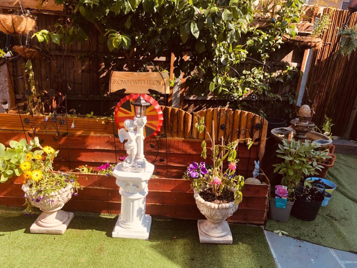 Cheerful 4 Bedroom House With Garden Free Parking London Eksteriør billede