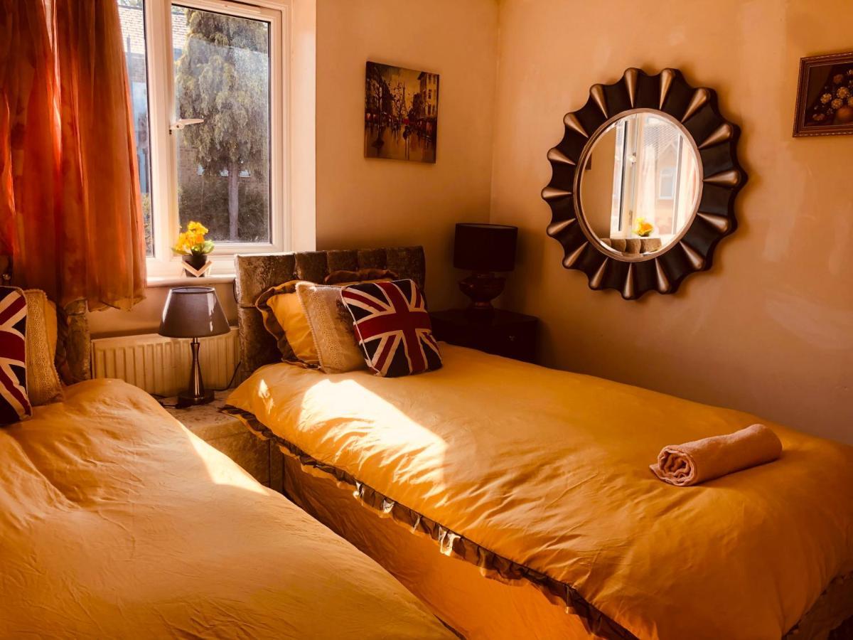 Cheerful 4 Bedroom House With Garden Free Parking London Eksteriør billede