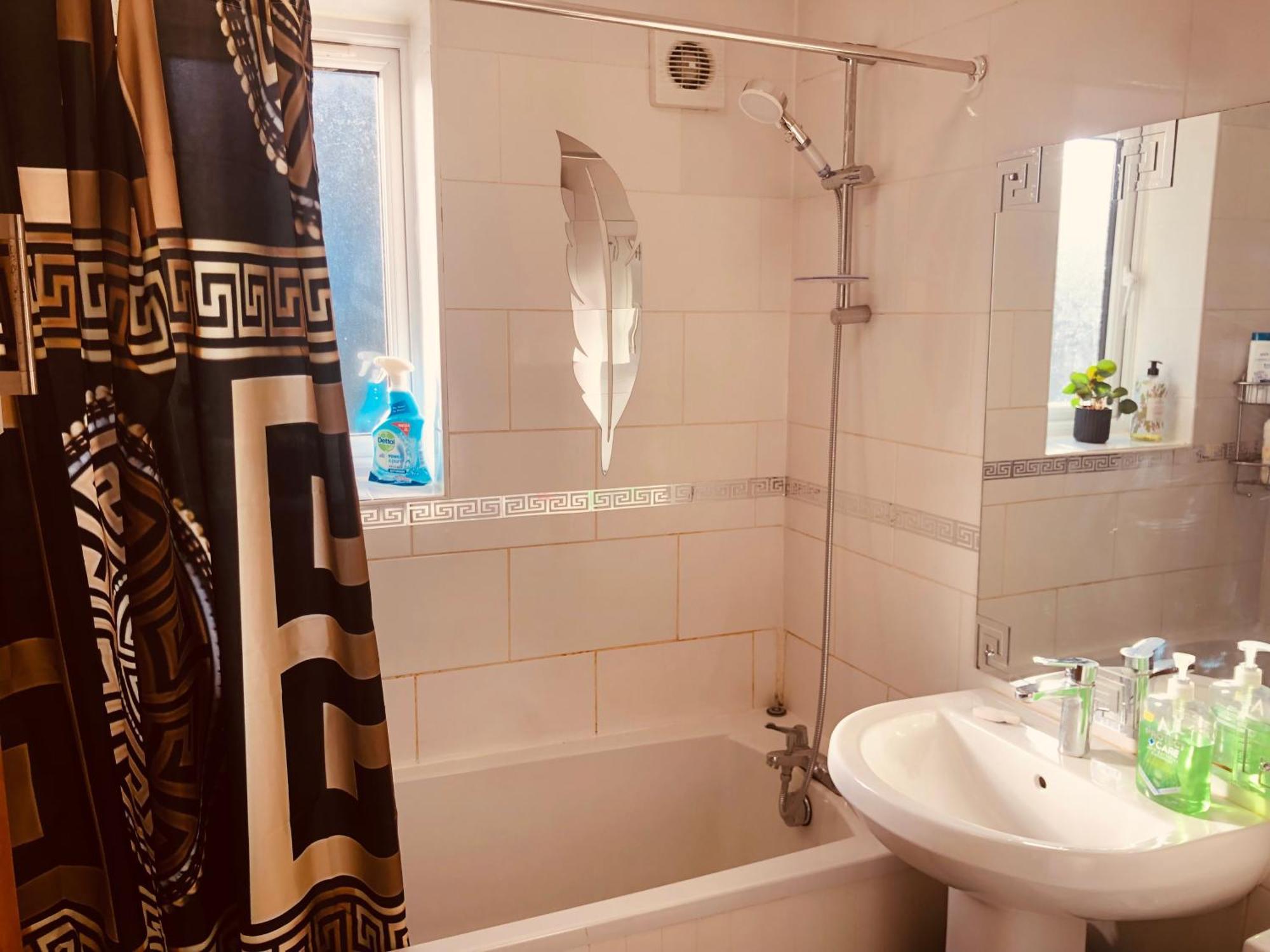 Cheerful 4 Bedroom House With Garden Free Parking London Eksteriør billede