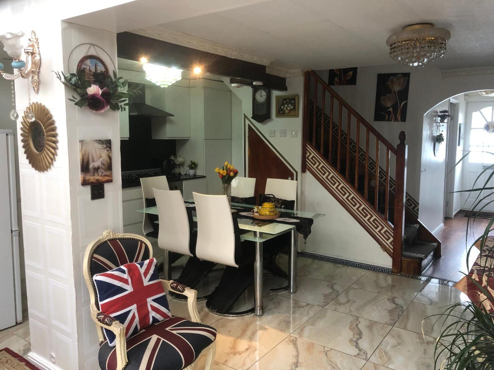 Cheerful 4 Bedroom House With Garden Free Parking London Eksteriør billede
